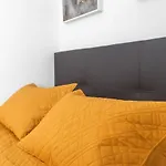 With Two Bedrooms Будинок відпочинку *