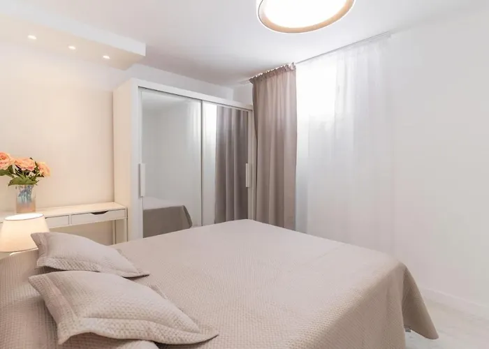 Holiday home With Two Bedrooms *